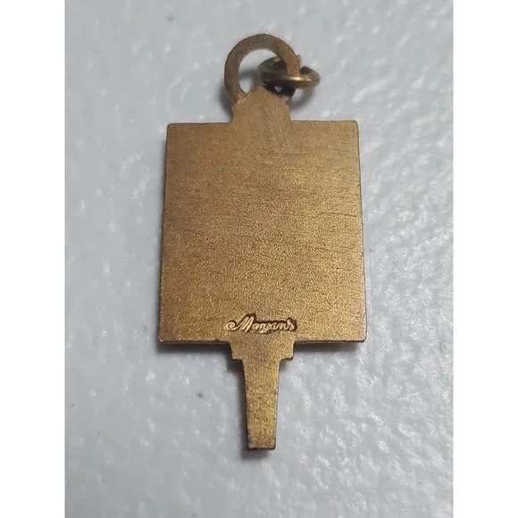 Morgan Vintage Dekalb 150 Bushel Club Farming Corn Yield Fob Pendant Charm - Picture 2 of 4